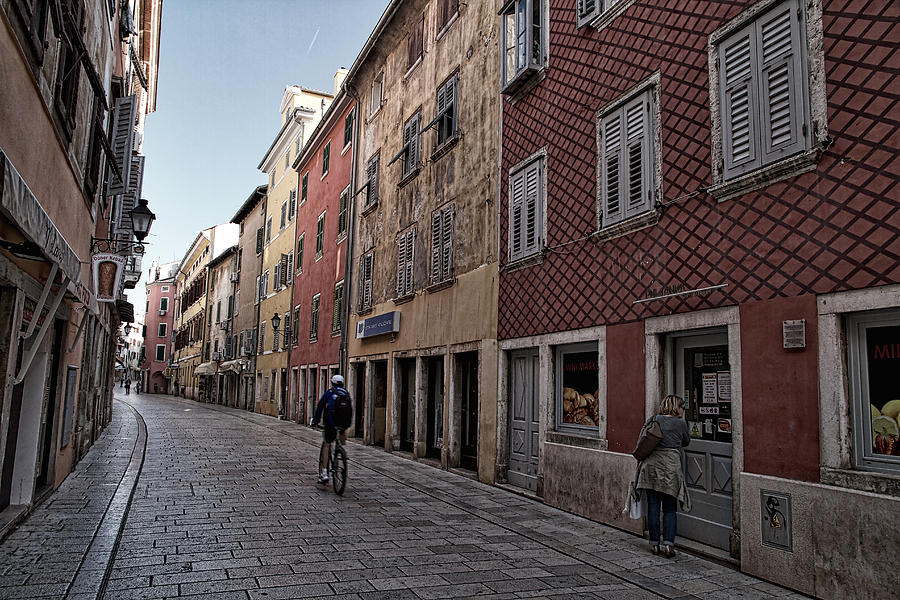 Quiet Street in Rovinj - Croatia Photograph by Stuart Litoff