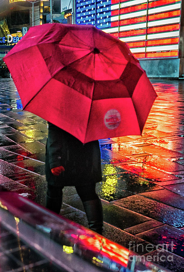 Rain at Times Square Photograph by Izet Kapetanovic