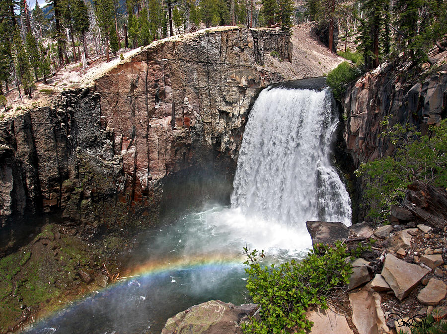 Rainbow Falls Photograph - Rainbow Falls by David Salter