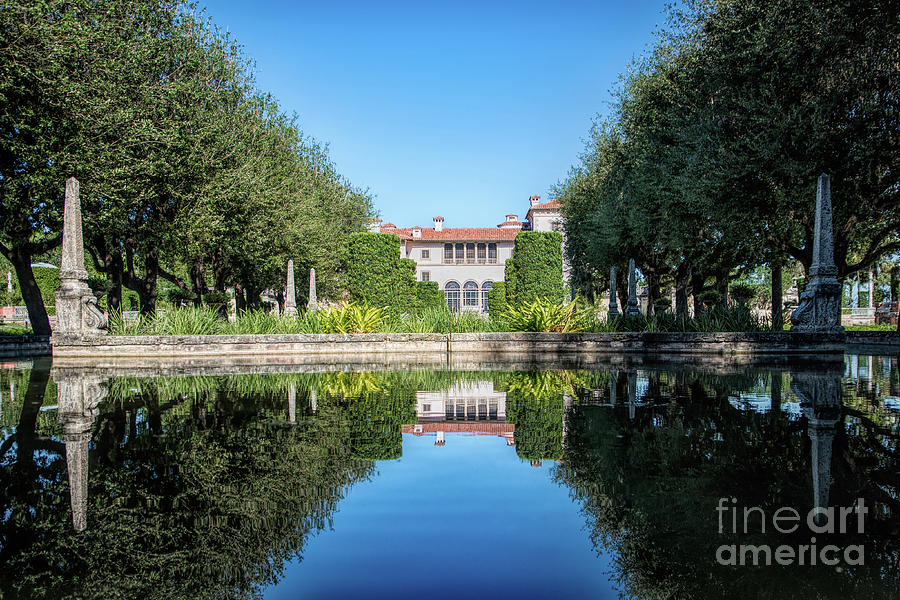 Nature Photograph - Rear of Vizcaya Estate by Ed Taylor