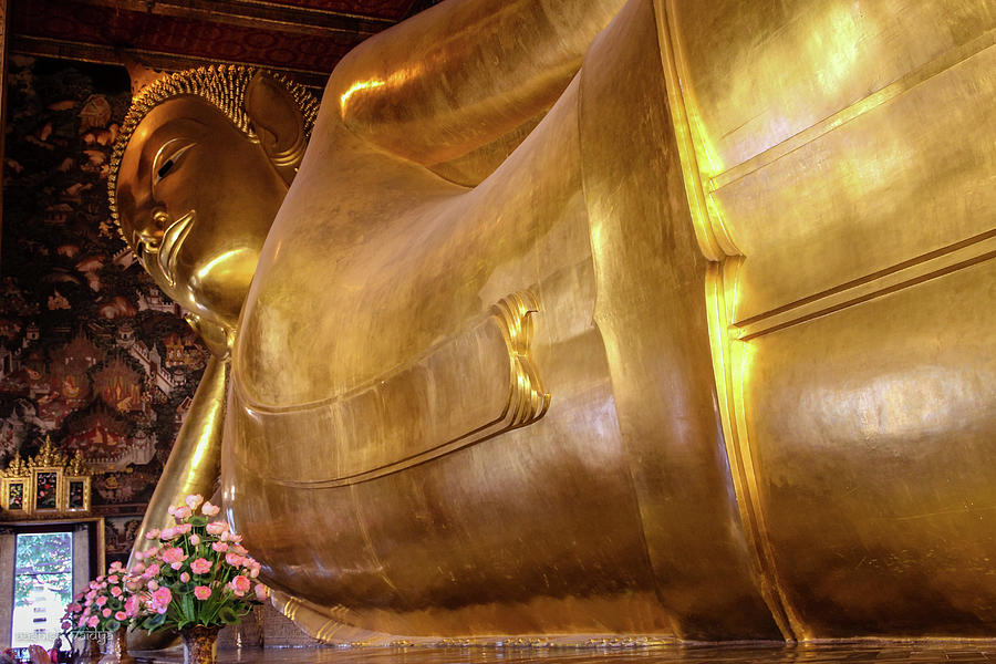 Reclining Buddha, Bangkok, Thailand Photograph by Aashish Vaidya