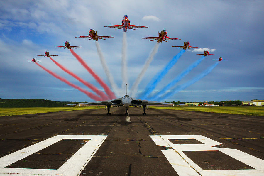 Red Arrows Tribute to Vulcan XH558 Photograph by Ken Brannen | Fine Art ...