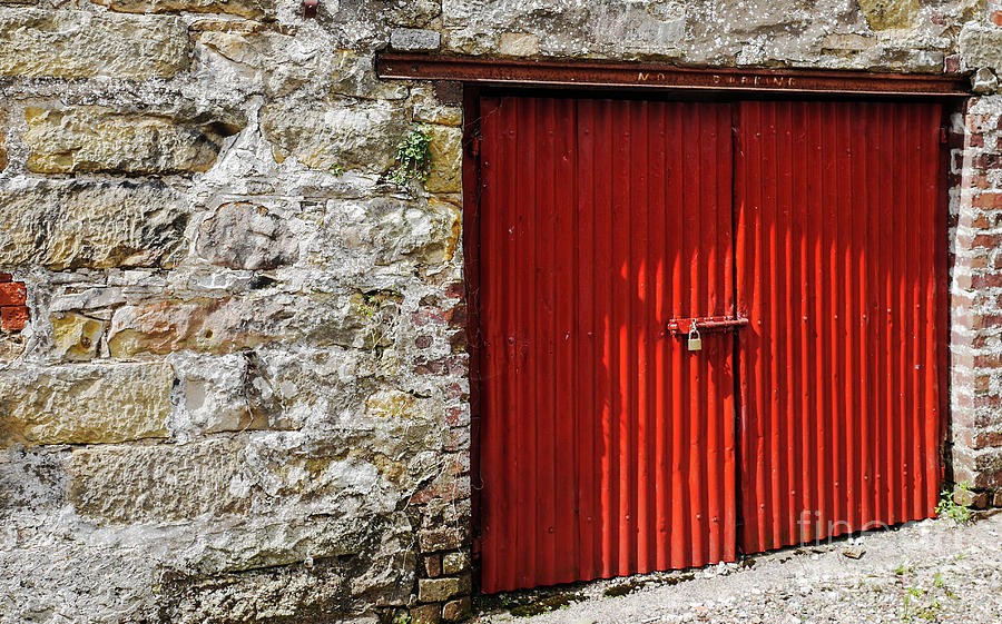 Red Barn Door Photograph by Lexa Harpell
