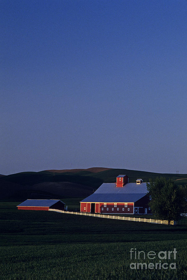 Red Barn Eastern Washington Photograph by Jim Corwin