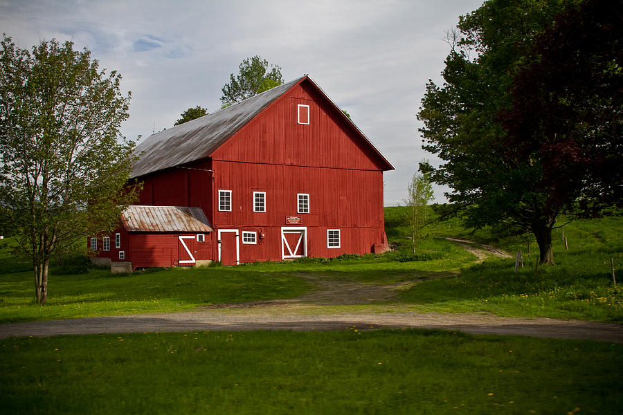 Red Barn Photograph By Jeff Porter - Fine Art America