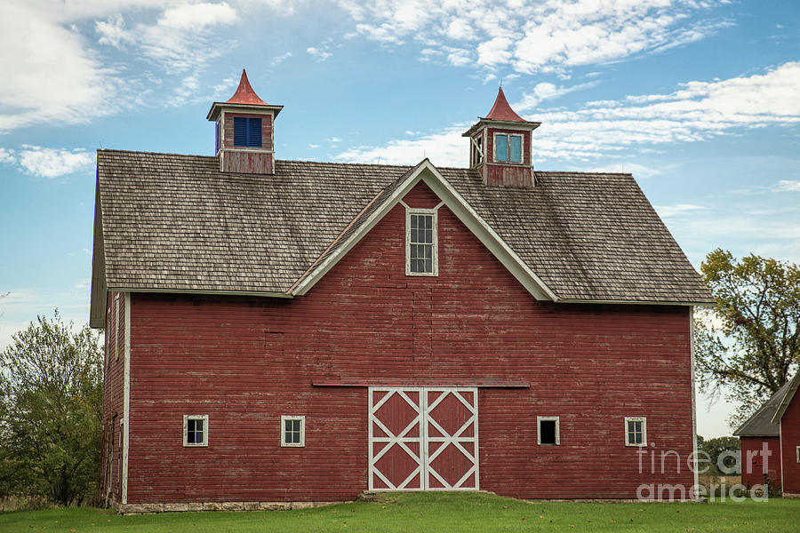 Charming Red Barn Photograph by Lynn Sprowl