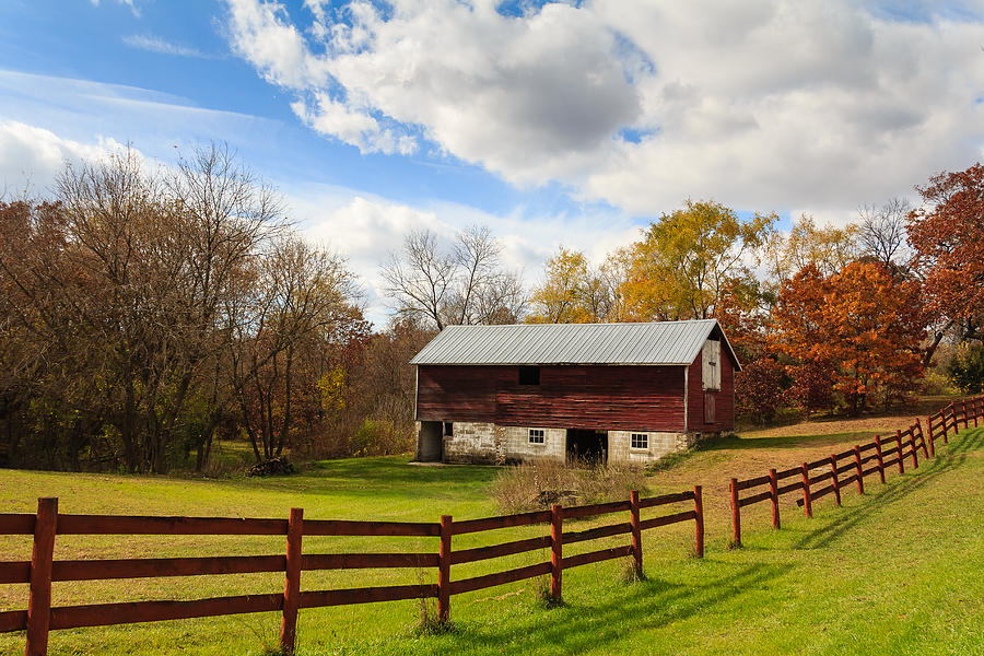Red Barn on a Fall Day Photograph by Joni Eskridge