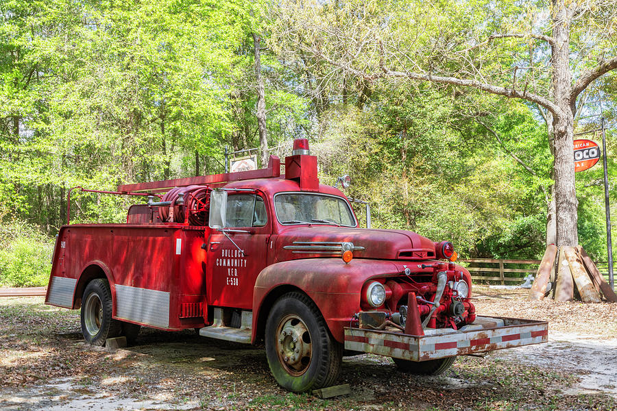 Red Fire Engine Photograph by Lorraine Baum