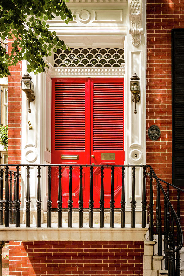 Red Front Door, Alexandria Photograph by Mark Summerfield