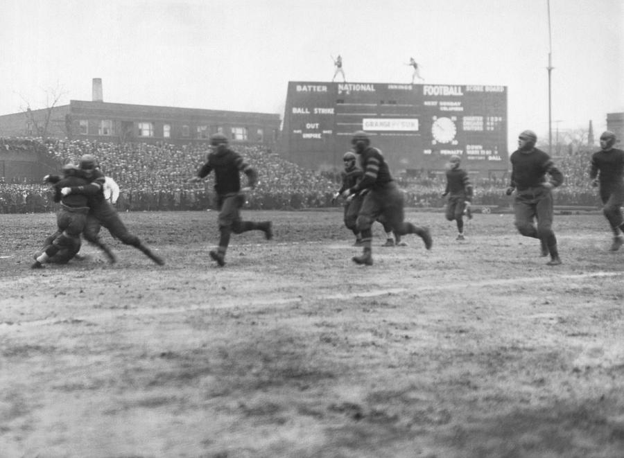 Chicago Bears Photograph - Red Grange First Pro Game by Underwood Archives