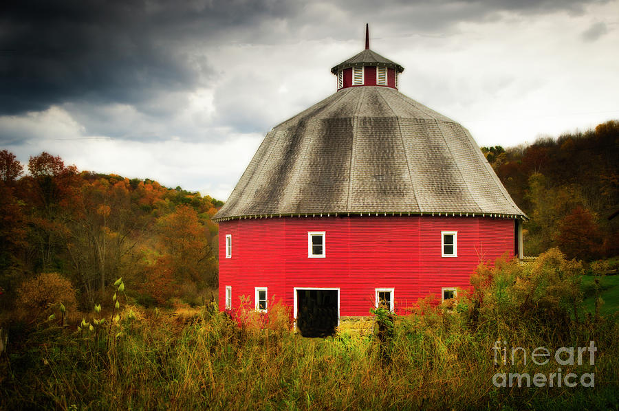 Red Hexadecagon Barn Harrison County Ohio 16 Sided Photograph By