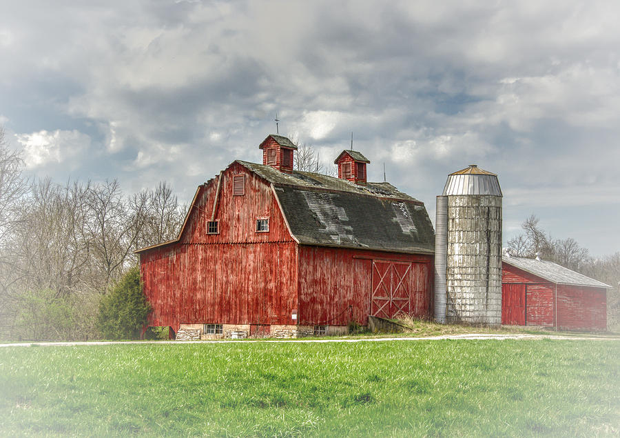 Red Ohio Barn, Midwest Photograph by Ina Kratzsch | Fine Art America
