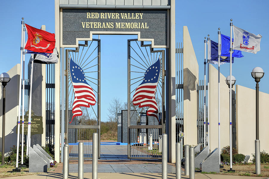 Red River Valley Veterans Memorial Photograph by JC Findley
