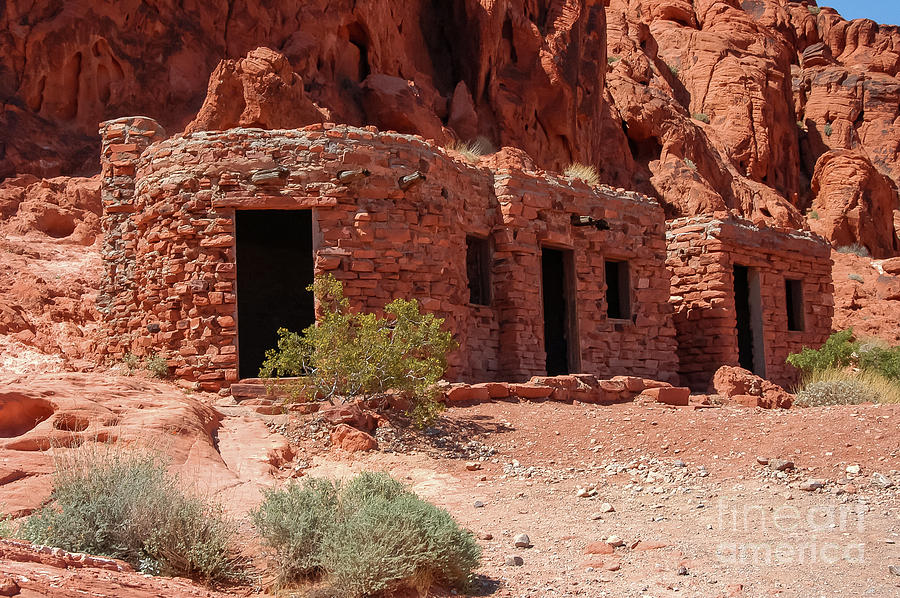 Red Rock Cabins Photograph by Bob Phillips