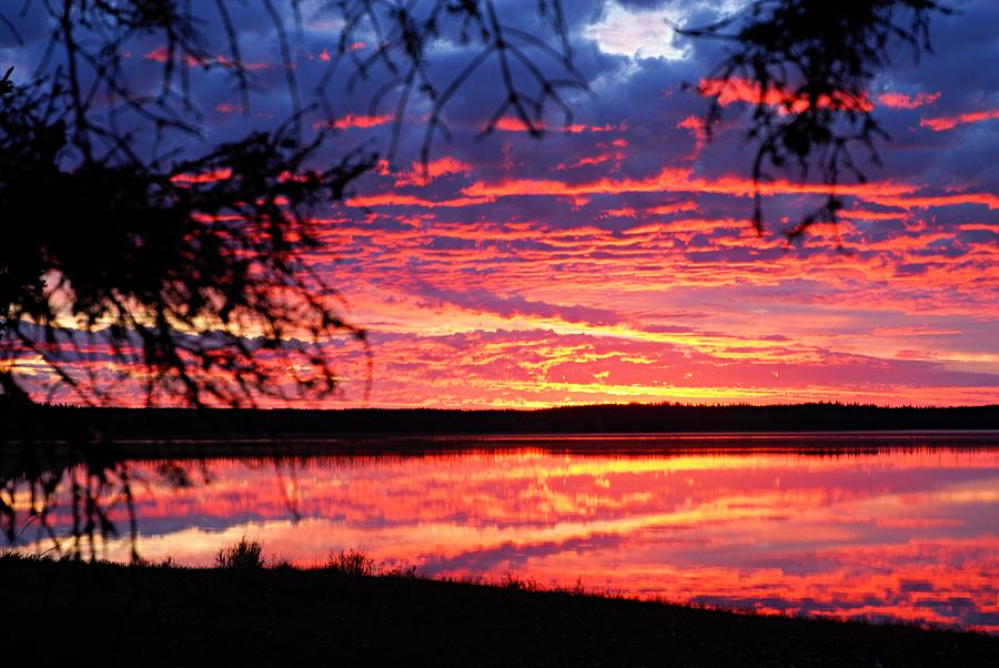 Red Sky at Morning Photograph by Larry Ricker