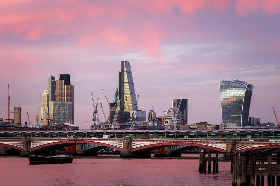 Red Sky Over London Photograph by Rick Deacon