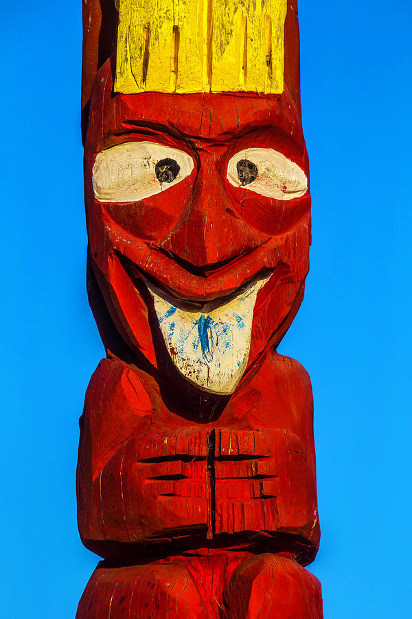 Red Totem Pole Photograph by Garry Gay