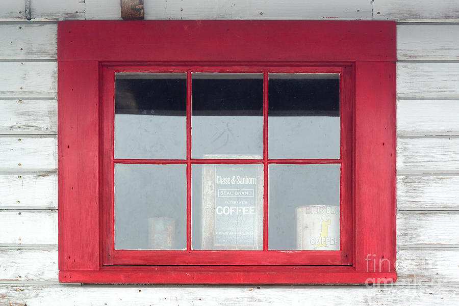 Red window Photograph by Paul Quinn