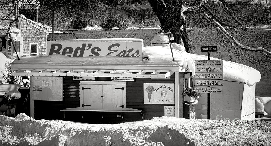 Reds Eats is Closed for the Season Photograph by Olivier Le Queinec