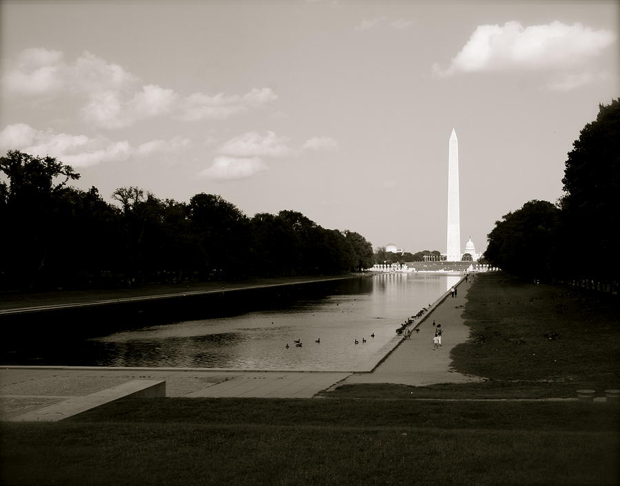 Reflecting Pool of the Washington Monument in Black and White ...