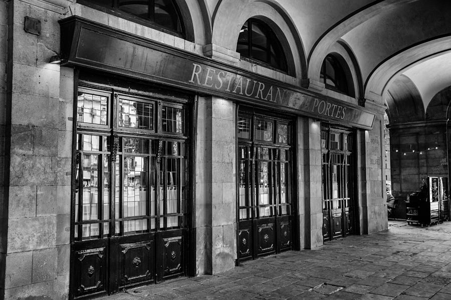 Barcelona Photograph - Restaurant 7 Portes by Georgia Clare