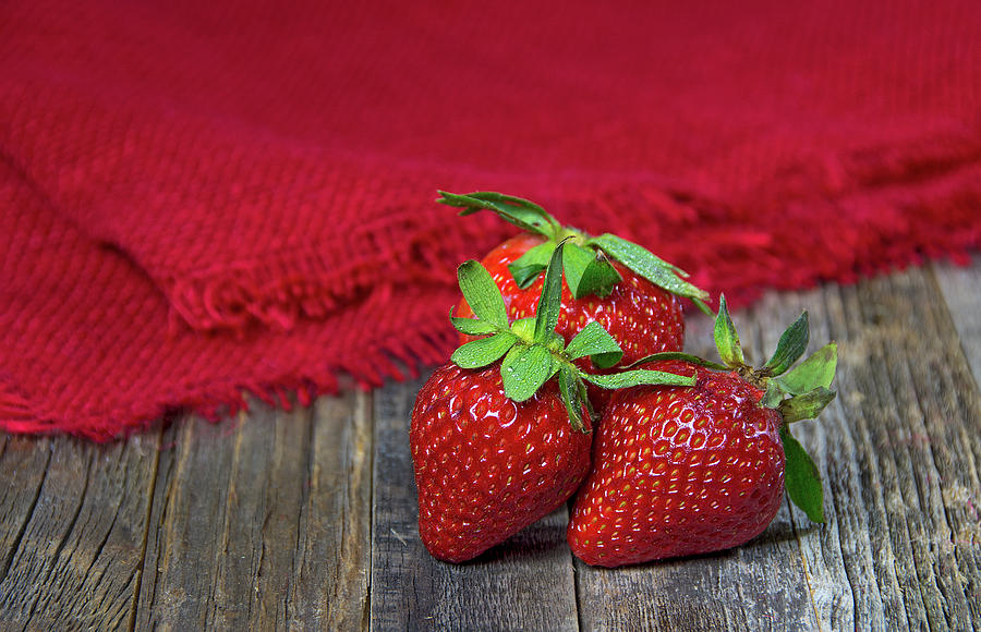 Strawberry Photograph - Ripe Strawberries by Maria Dryfhout