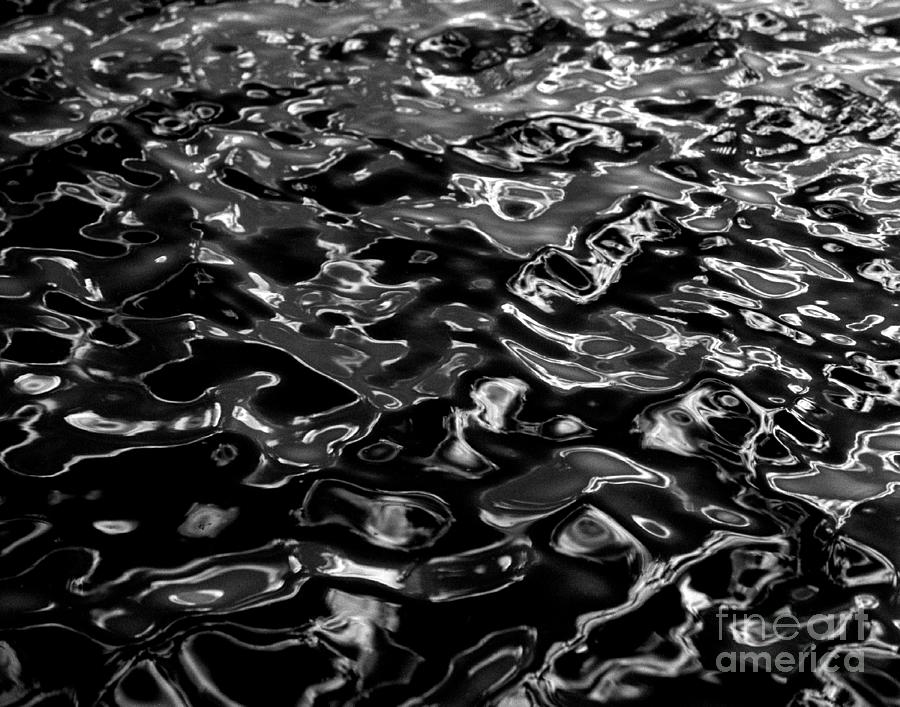 Black And White Photograph - Ripples by Peter Piatt