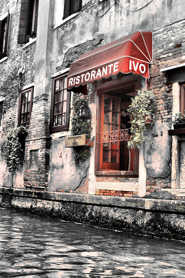 Ristorante on the Canals Photograph by Greg Sharpe