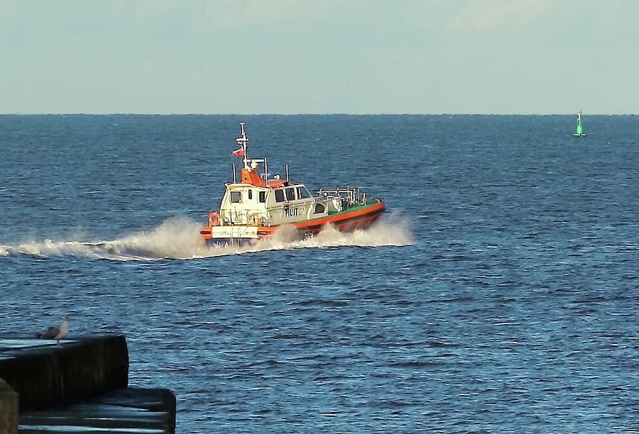 River Tees Pilot Boat Photograph by Jeff Townsend