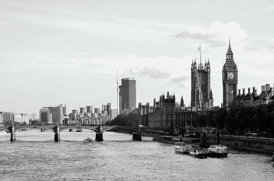 Big Ben Photograph - River Thames, London by Bob Cuthbert