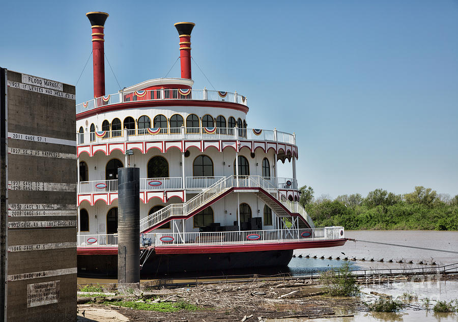 Riverboat Mississippi USA Photograph by Chuck Kuhn