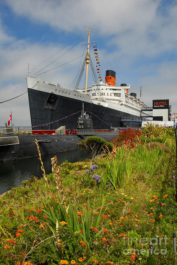 RMS Queen Mary Russian Submarine Photograph by David Zanzinger