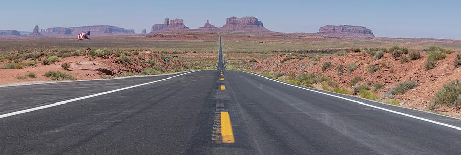 Road to Monument Valley Color  Photograph by John McGraw