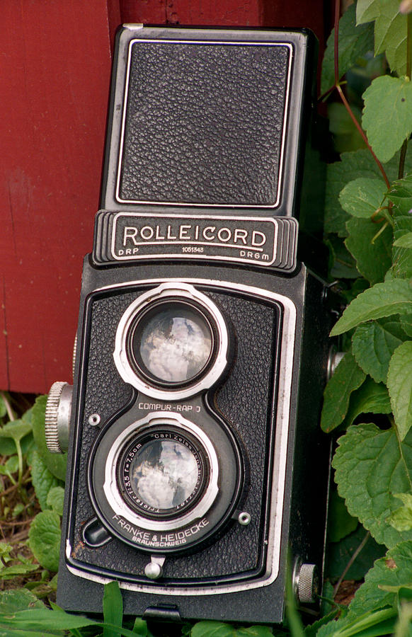 Camera Photograph - Rolleicord by Lonnie Paulson