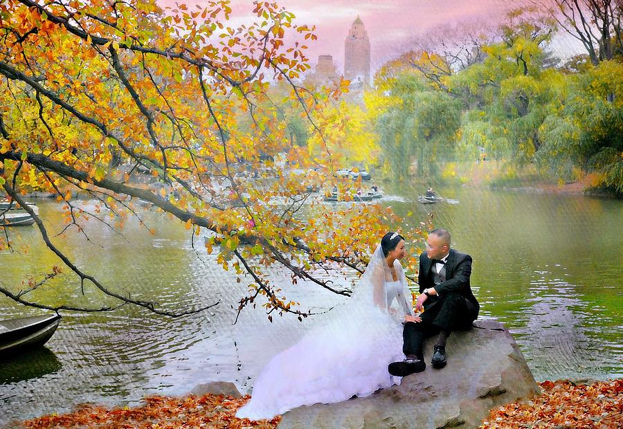 Romance in the Park Photograph by Diana Angstadt