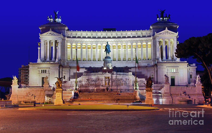 Rome - Piazza Venezia Photograph by Carlos Alkmin