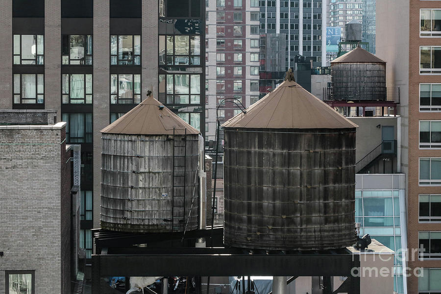 Rooftop Water Tower Photograph by Thomas Marchessault