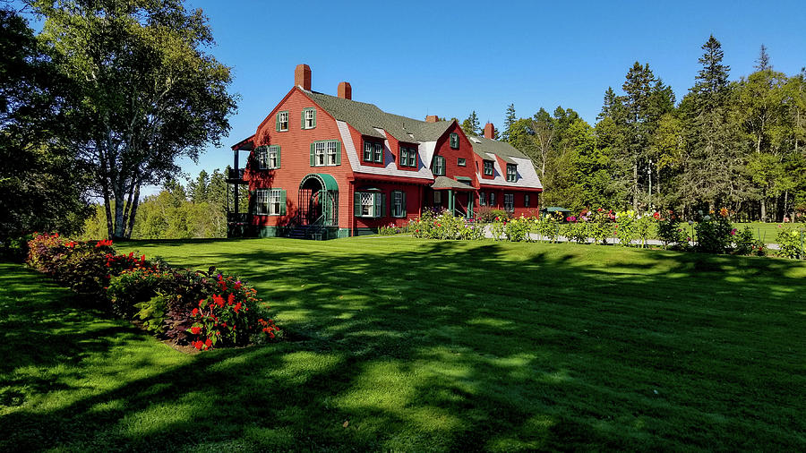 Roosevelt Cottage, Campobello in Canada Photograph by Marilyn Burton