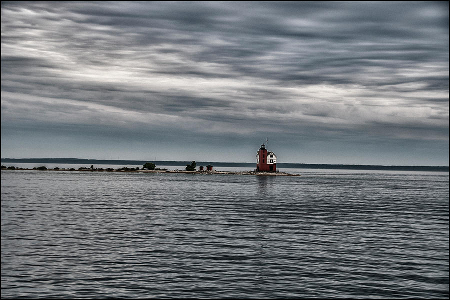 Round Island Lighthouse Photograph by Ward McGinnis - Fine Art America