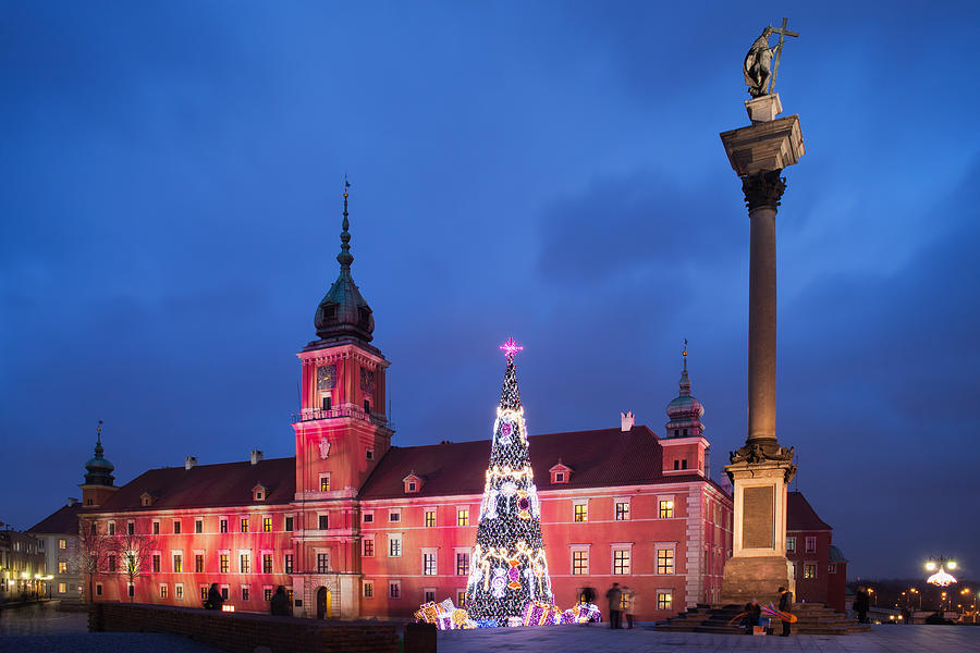 Royal Castle and King Sigismund Column at Night in Warsaw Photograph by Artur Bogacki