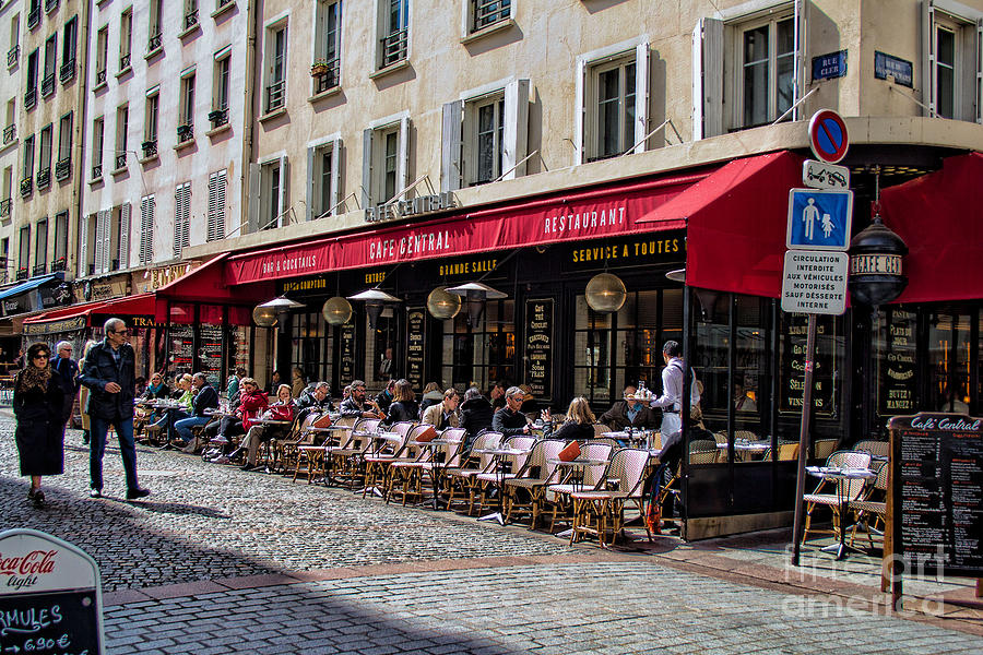 Rue Cler Cafe Photograph by Tom McGuinness