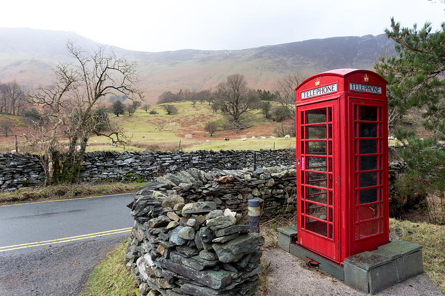 Rural English phone box Photograph by Paul Cowan