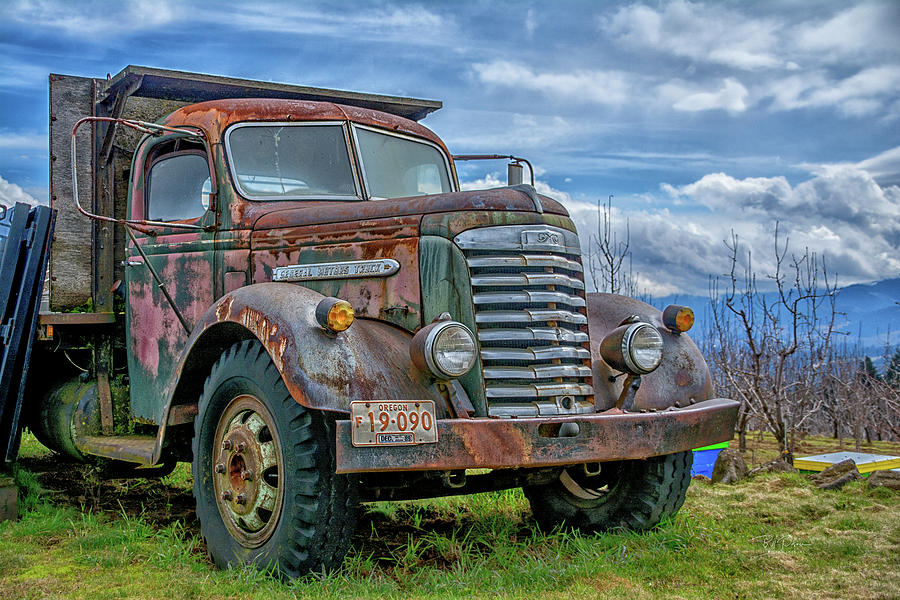 Rusted GM Truck Photograph by Bill Posner