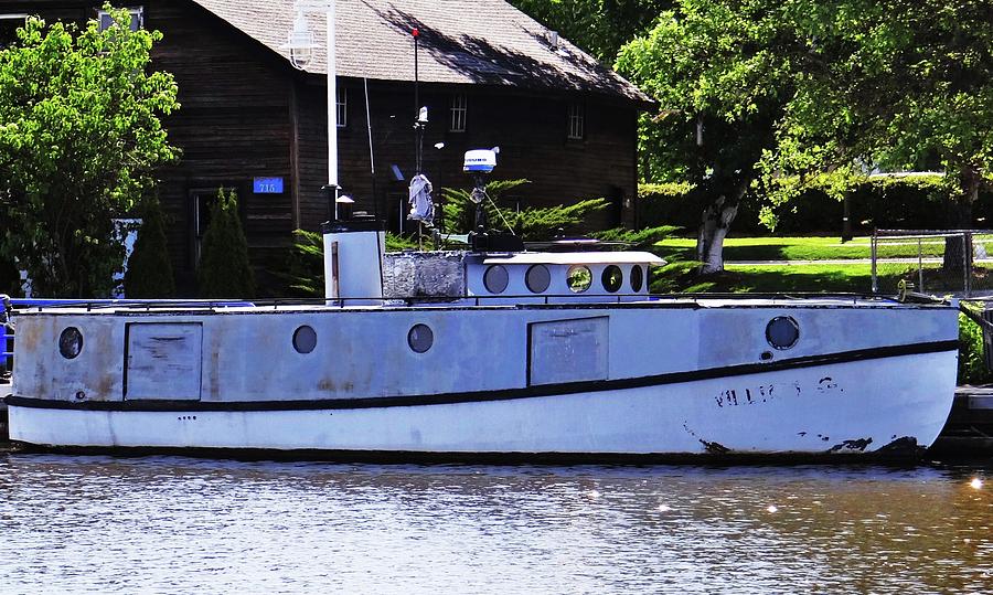 Rustic Wisconsin Fishing Boat Photograph by Linda McAlpine