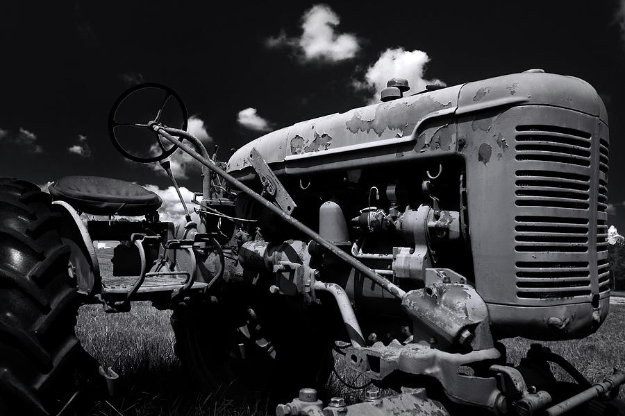 Rusty Farmall Tractor BNW Photograph by Eugene Campbell