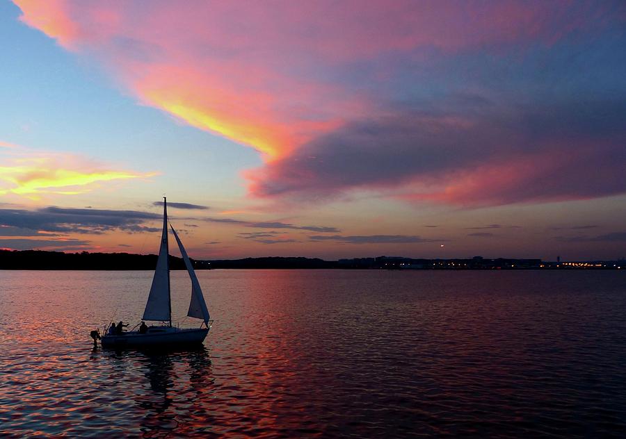 Sailing On The Potomac River Photograph