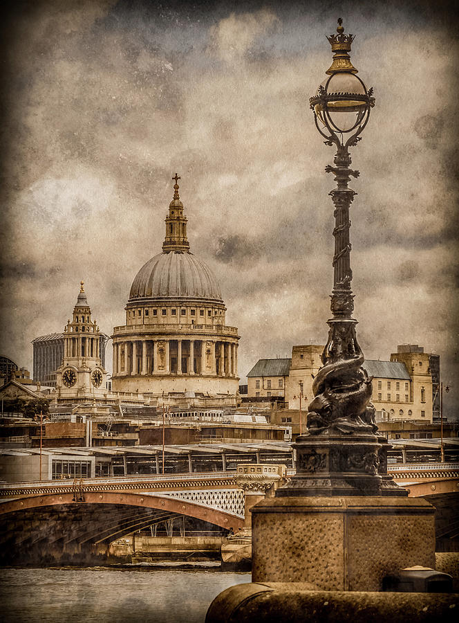 London, England - Saint Pauls Photograph by Mark Forte
