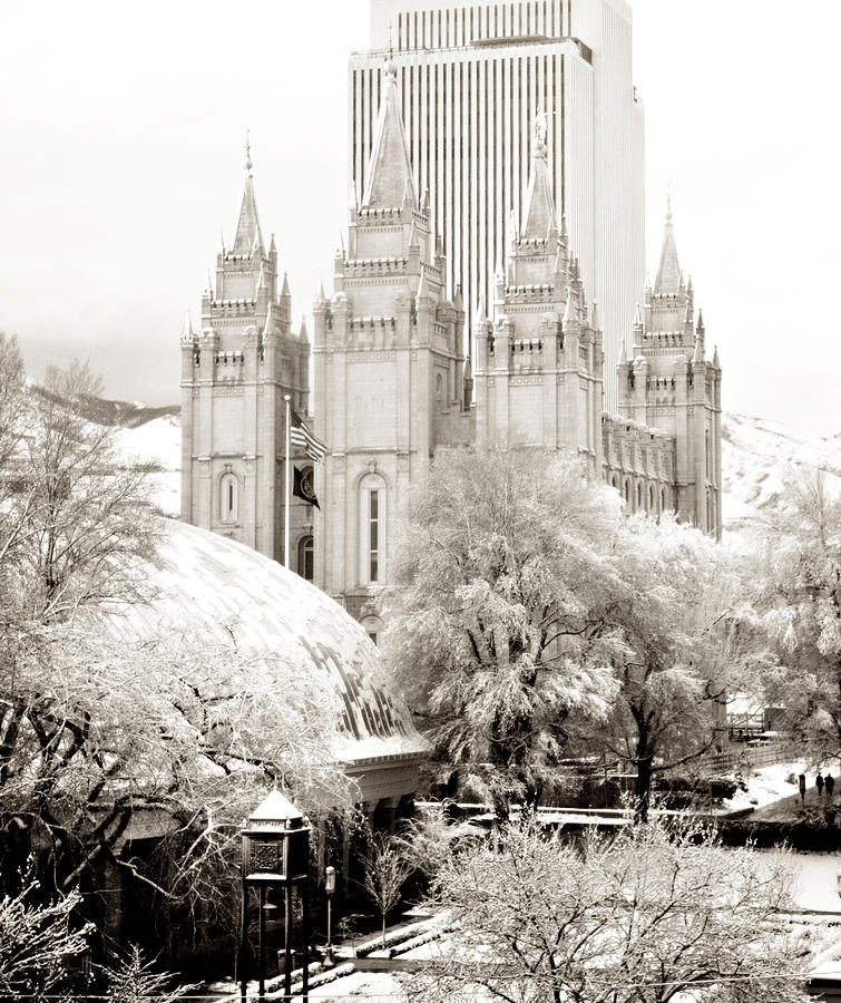 Salt Lake Temple in Snow Photograph by Marilyn Hunt