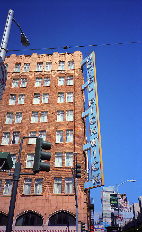 San Francisco Hotel Pickwick Photograph by Frank Romeo