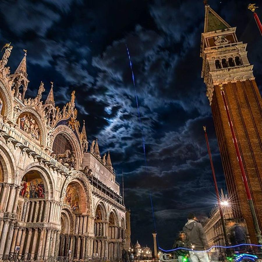 Architecture Photograph - San Marco Nightlife - Nikon D750

a by Francesco Russo